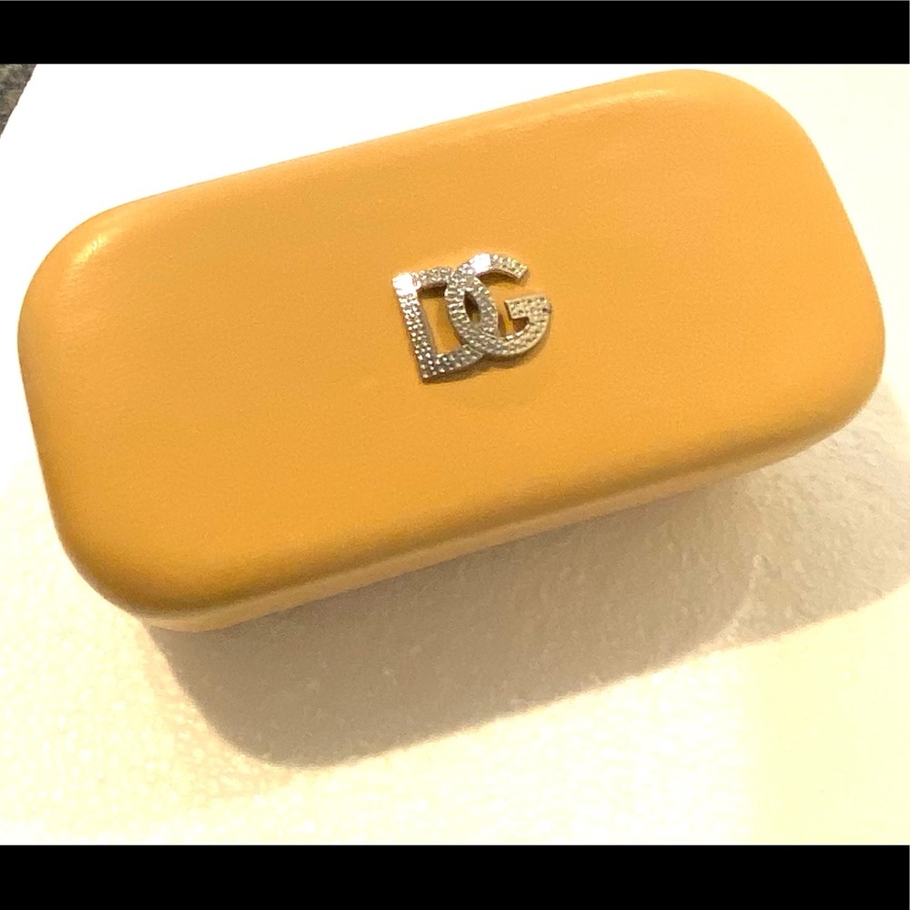 DG sunglasses case Tan  6.5x3x2